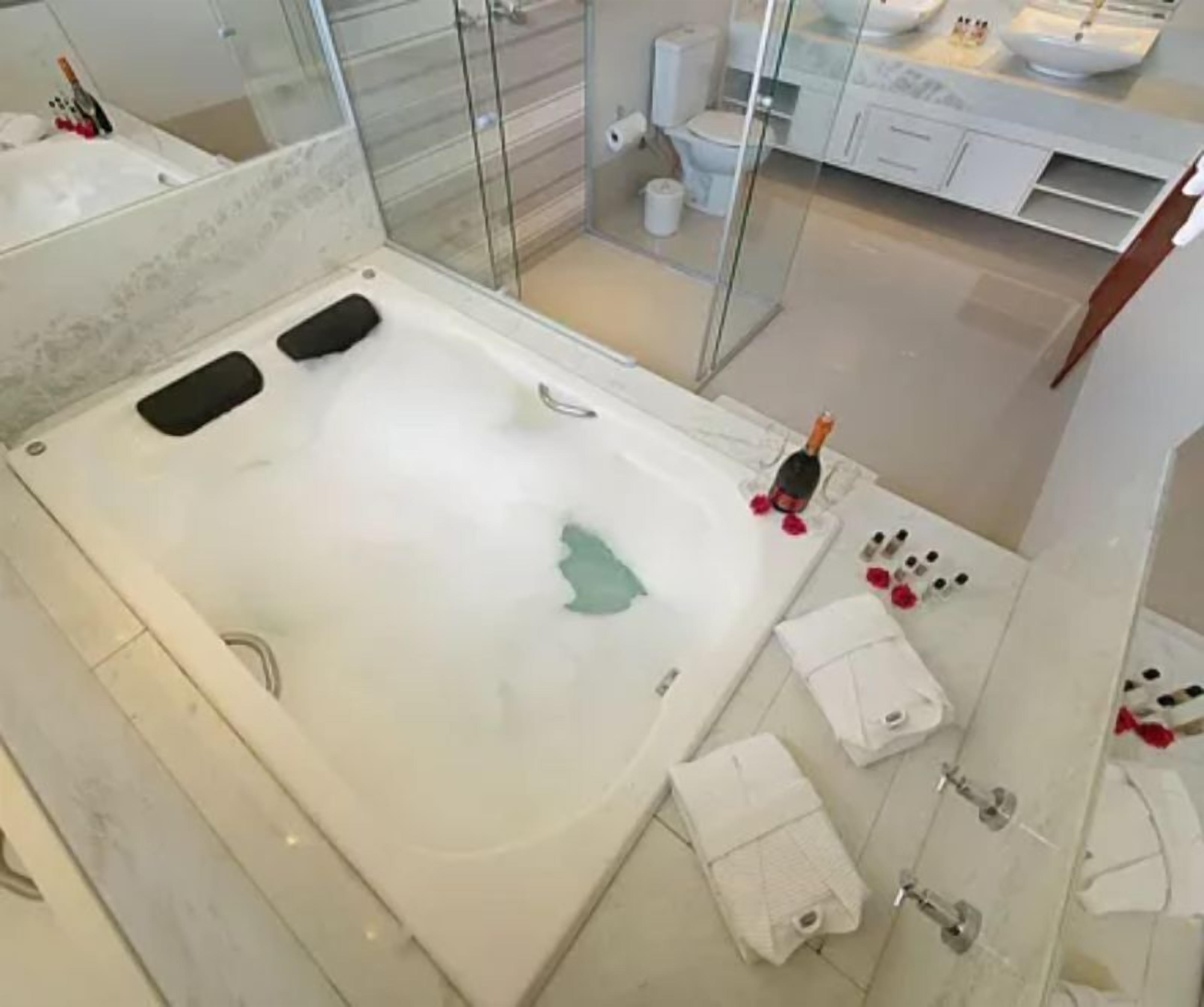 presidential suite | jetted bathtub