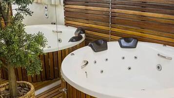 Tina de hidromasaje privada