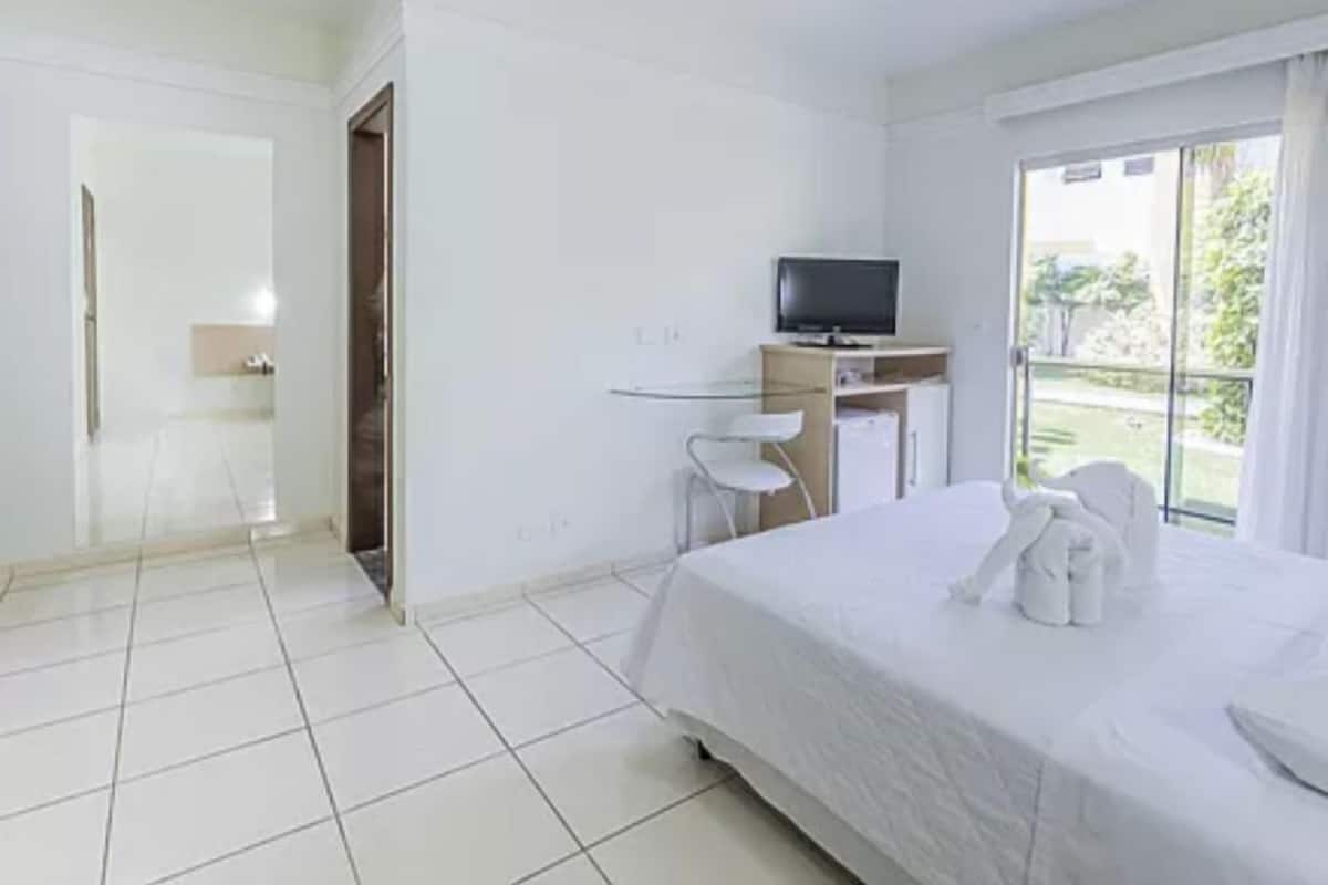 Executive suite | 1 slaapkamer, een minibar, een kluis op de kamer, een bureau