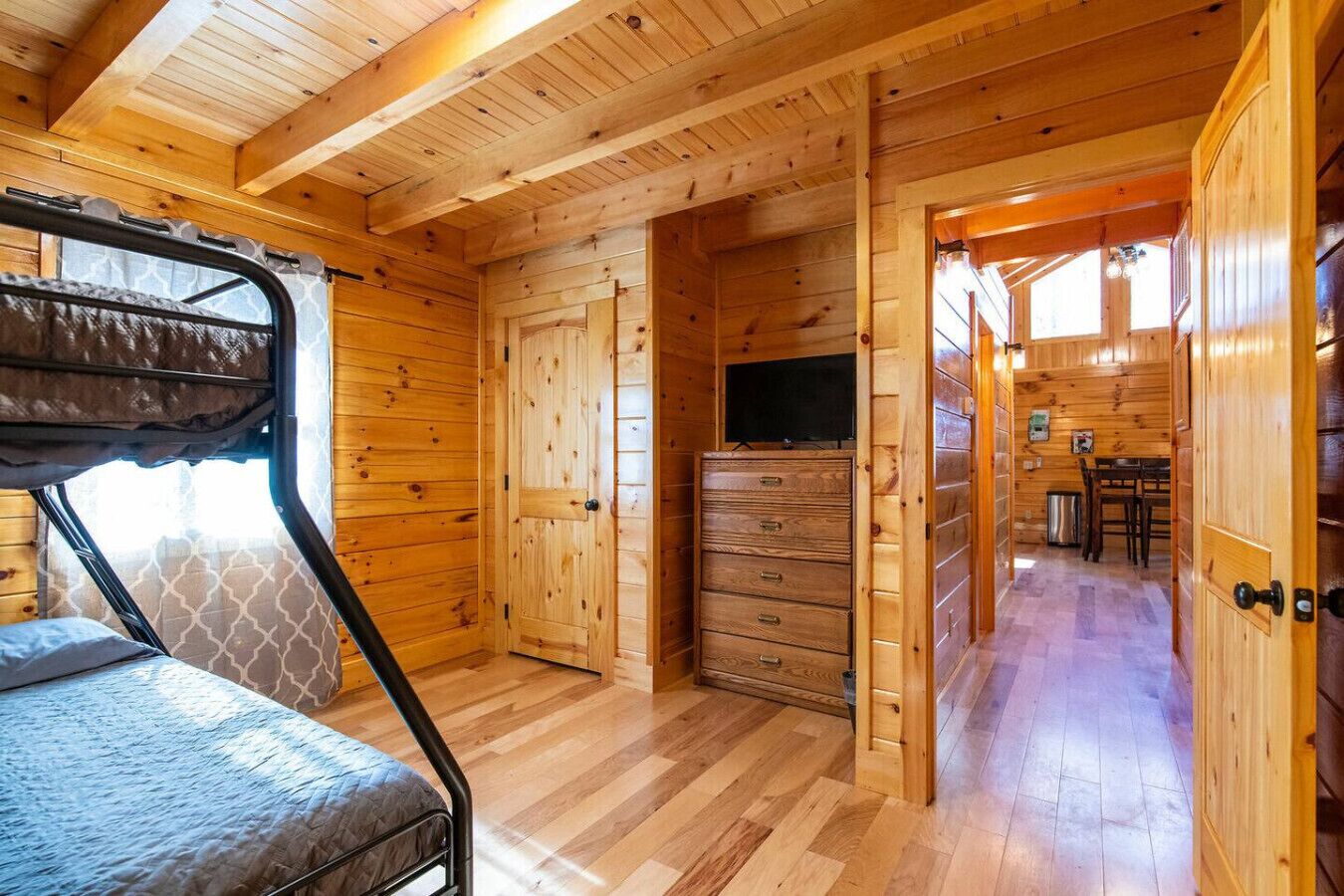 2 bedrooms, desk, free WiFi, bed sheets