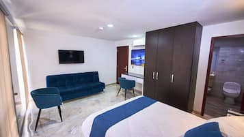 Superior-Dreibettzimmer | Hochwertige Bettwaren, Daunenbettdecken, Select-Comfort-Betten