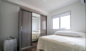 2 habitaciones, tabla de planchar con plancha, wifi y ropa de cama