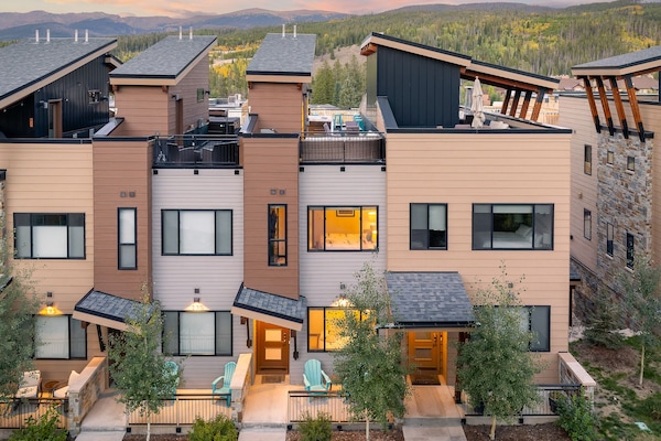 Front Exterior of Winter Park Home
