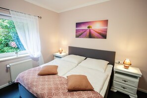 3 Schlafzimmer, Zimmersafe, Bügeleisen/Bügelbrett, Reisekinderbett