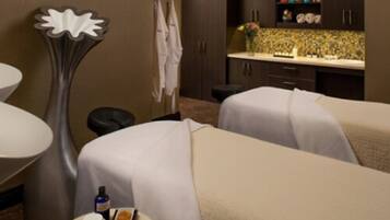 Exfoliaciones corporales, tratamientos faciales, manicura y pedicura