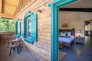 6 habitaciones, escritorio y tabla de planchar con plancha 