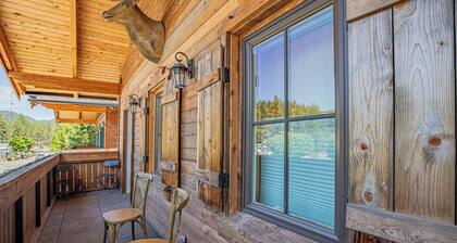 Welcome To Your Perfect Group Retreat! Sleeps up to 26 Hot Tub Pets Welcome!