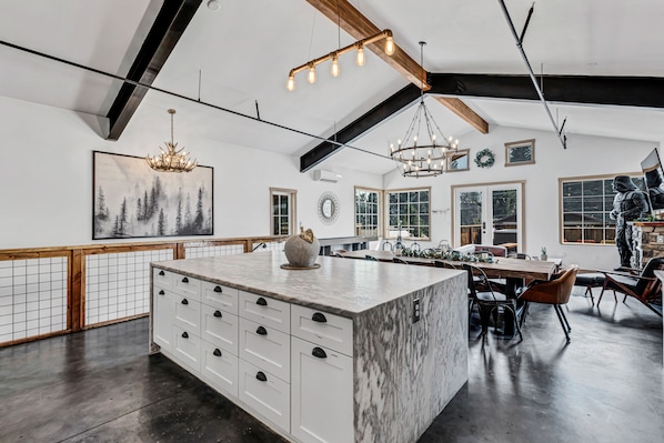 Interior - Welcome To Your Perfect Group Retreat! Sleeps up to 26 Hot Tub Pets Welcome! (Leavenworth)