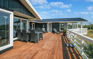 Outdoor dining - Pet friendly home in Hvide Sande (Hvide Sande)
