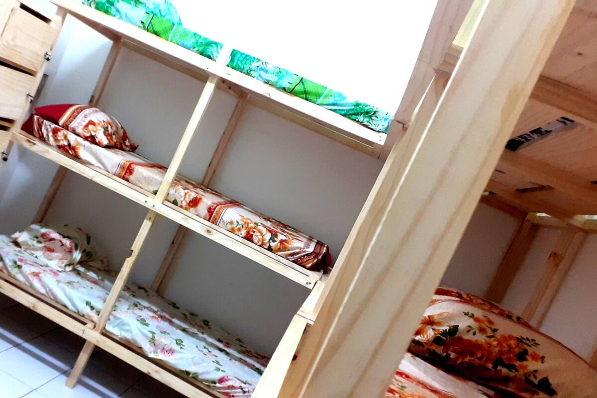 Free WiFi, bed sheets