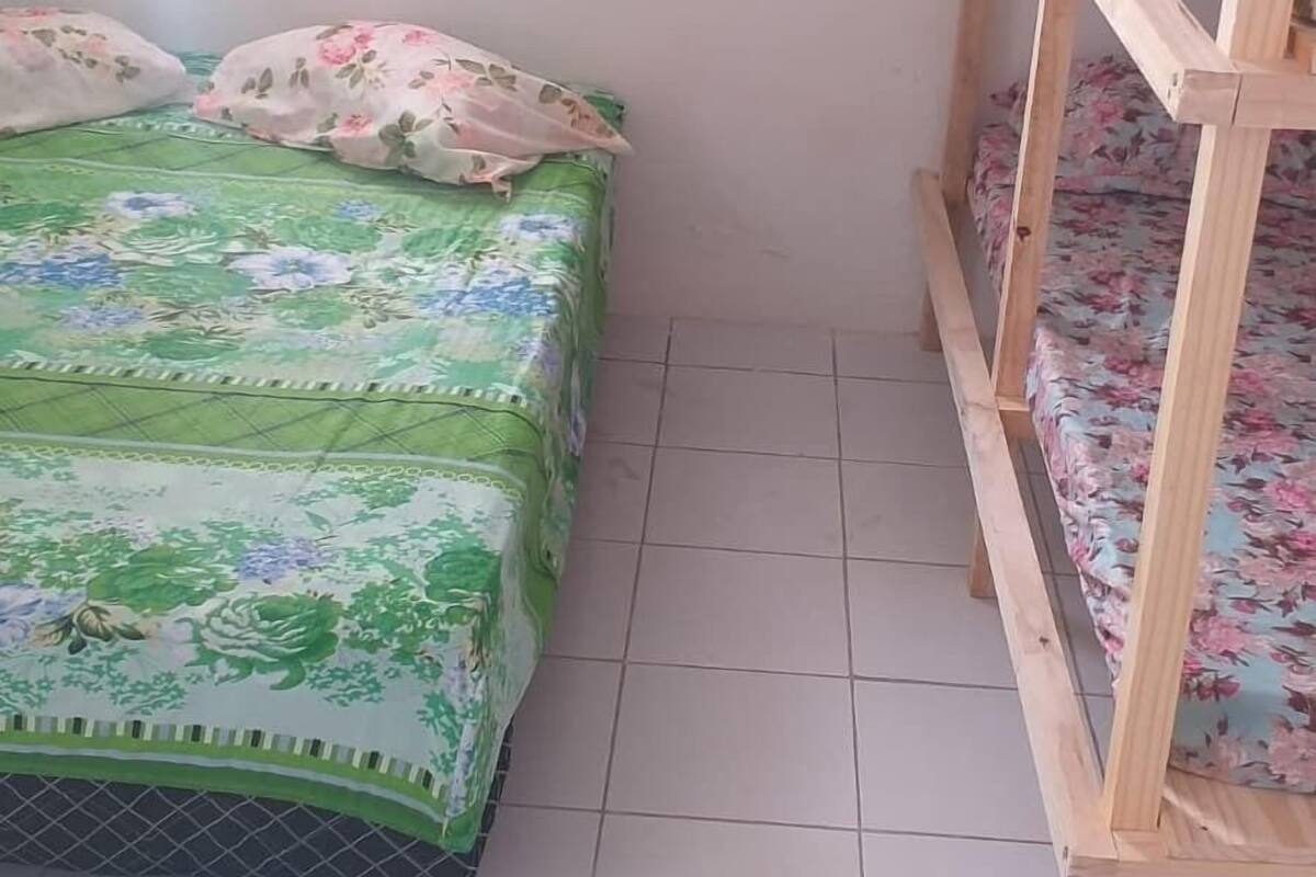 Free WiFi, bed sheets