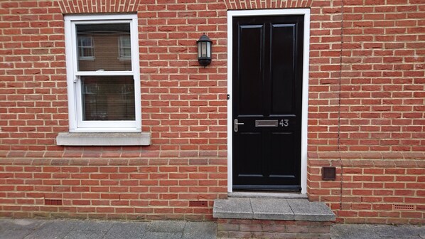 Exterior detail - Heart of Canterbury& 2FreeParkingSpots (Canterbury)