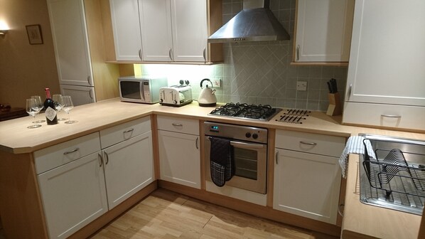 Fridge, microwave, oven, stovetop - Heart of Canterbury& 2FreeParkingSpots (Canterbury)