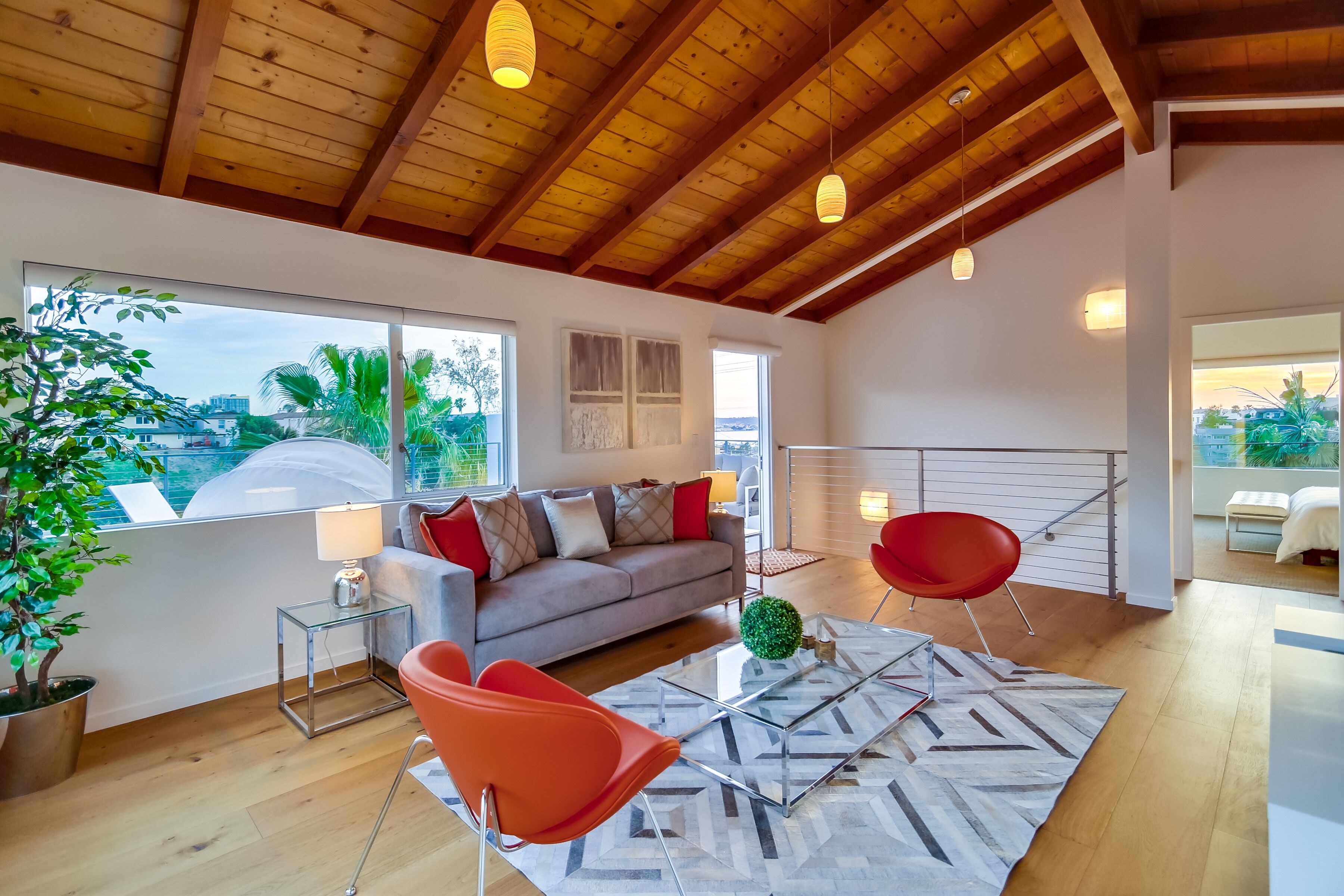 Luxury Retreat with Ocean & Canyon panoramic views, 5min to dwtn, multiple decks