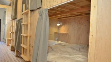 Free WiFi, bed sheets
