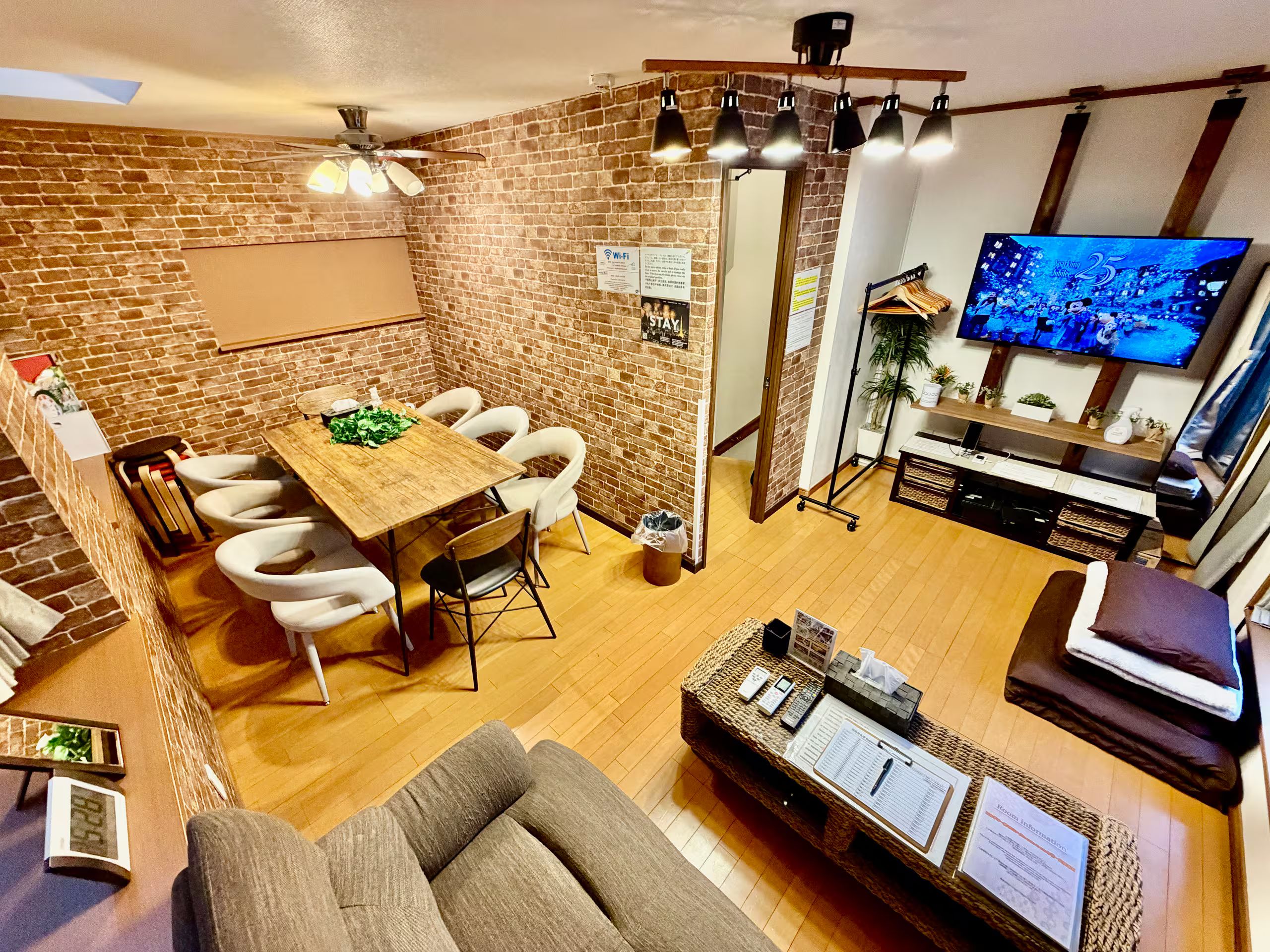 Private Vacation Home | In-room dining