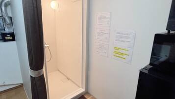 Private Vacation Home | Bathroom | Separate tub and shower, free toiletries, hair dryer, slippers