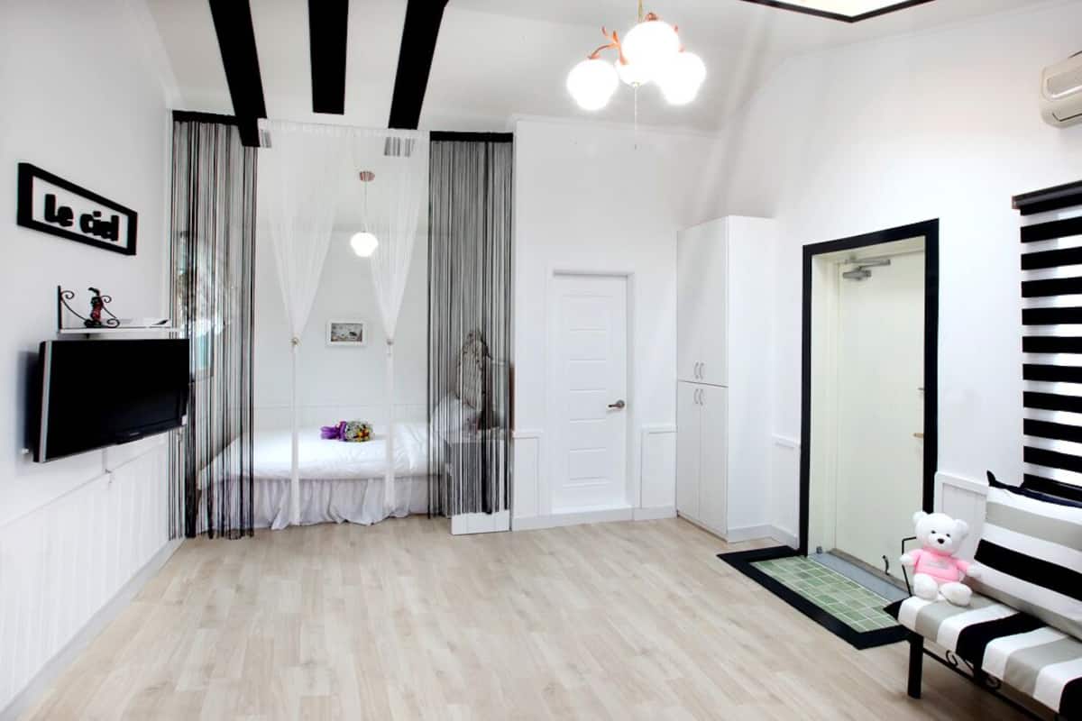 Habitación básica (Stavia) | Cortinas blackout y wifi gratis