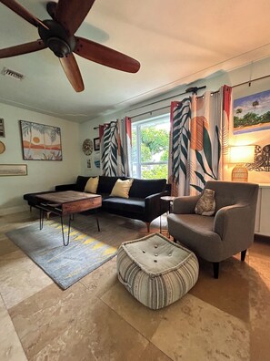 Smart TV, video games, DVD player, books - Sea Grape Escape Mid-Century Modern Pool home! (North Palm Beach)