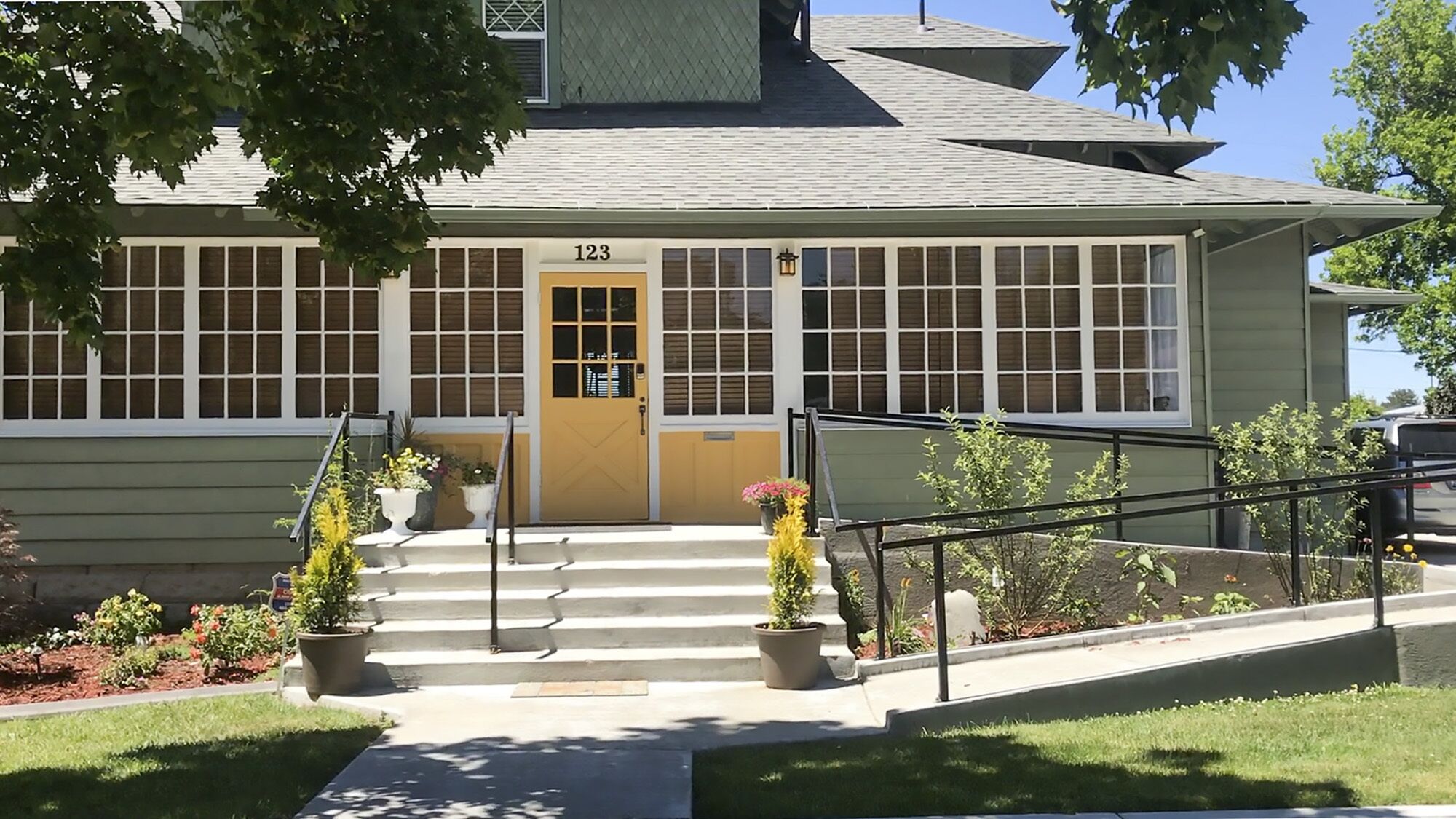 Upstairs Only, Century Club House, Nampa ID | 2 BR 1 BA