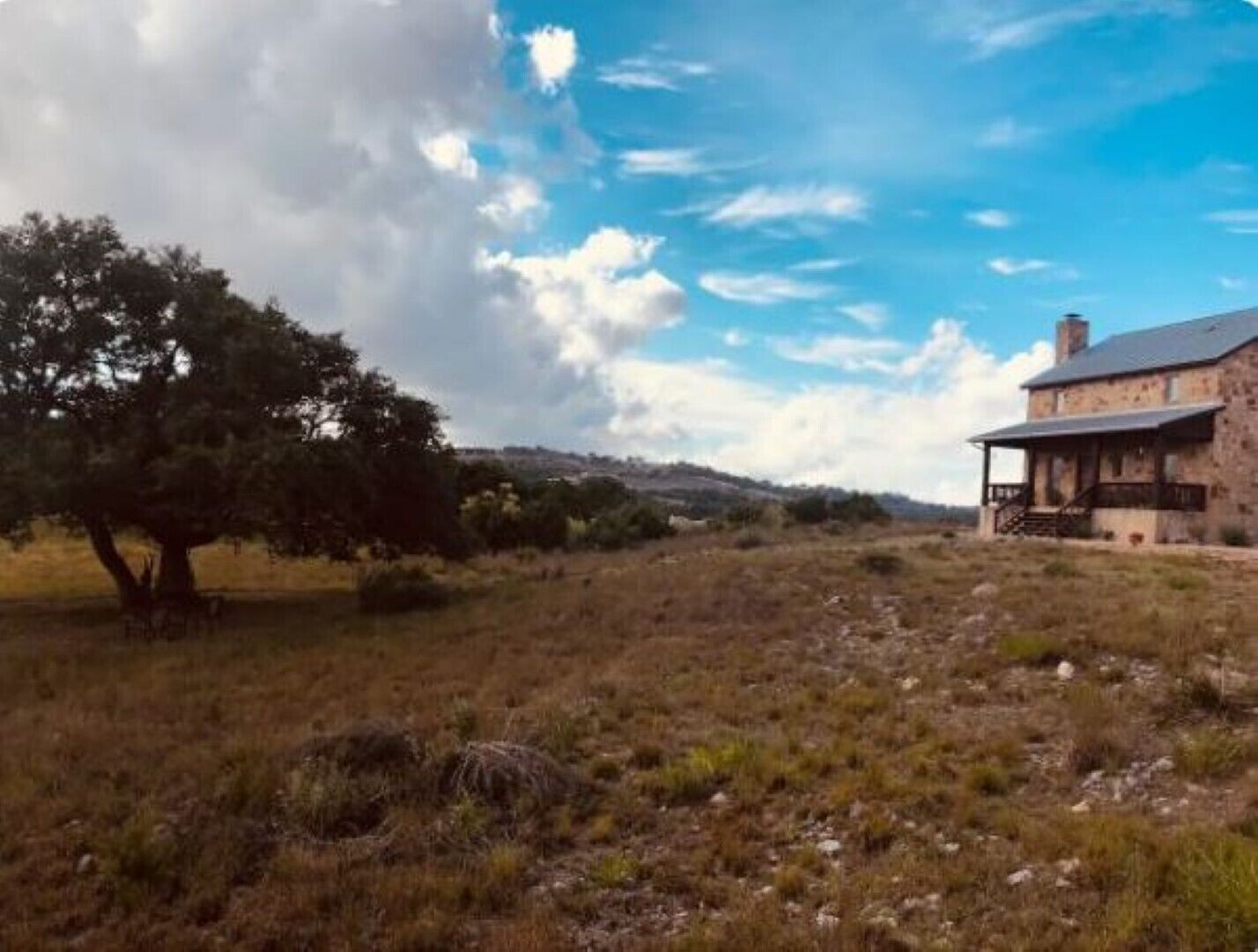 Texas Hill Country House- 17 private, dog friendly acres 