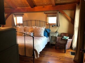 2 bedrooms, iron/ironing board, travel cot, WiFi