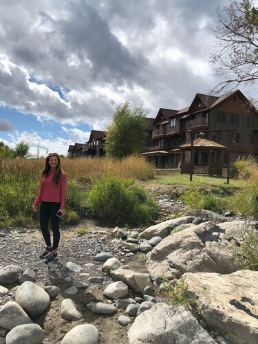 Beautiful Condo Retreat on the River