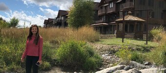 Beautiful Condo Retreat on the River