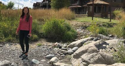 Beautiful Condo Retreat on the River