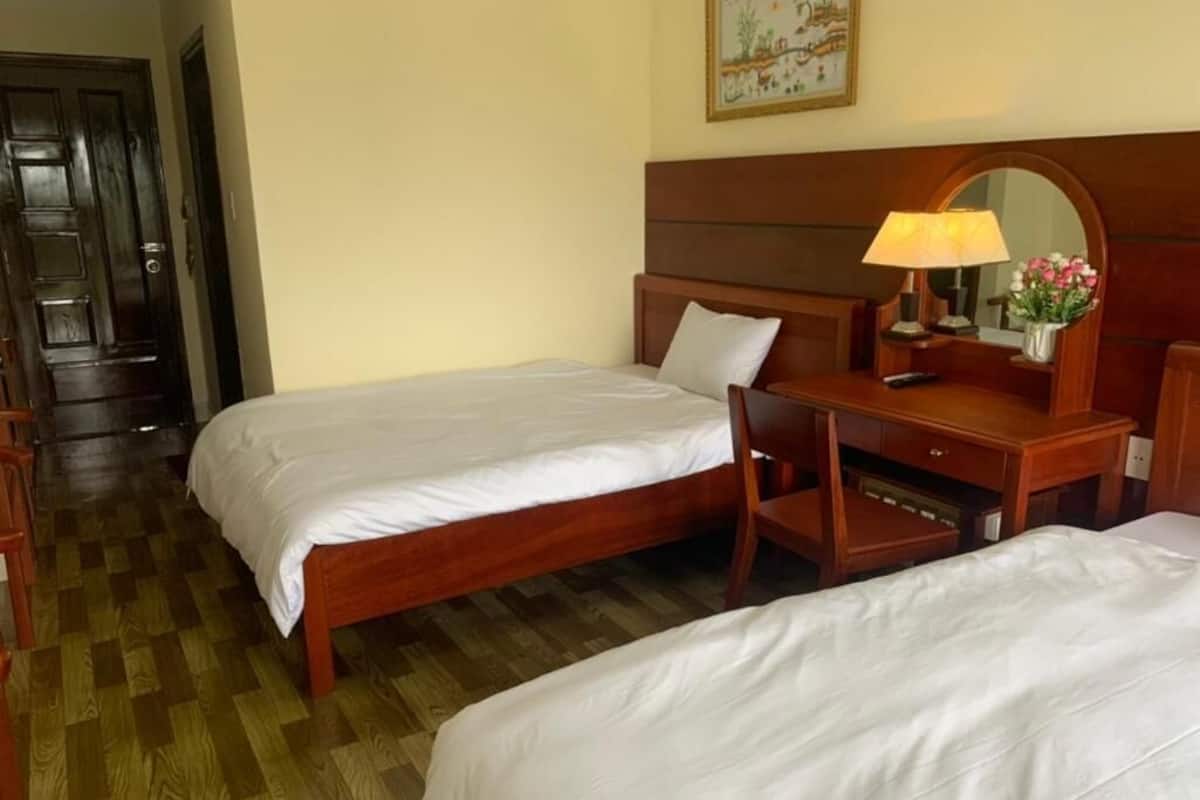 Standard Twin Room | Blackout drapes, free WiFi, bed sheets