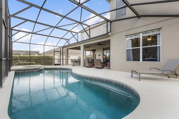 Outdoor pool, a heated pool