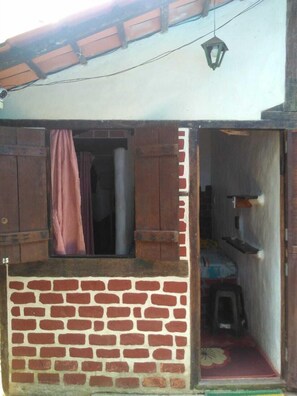 Exterior detail - Camping da Cachoeira (Angra dos Reis)