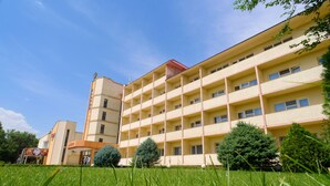 Front of property - Hotel Dostyk (Shymkent)