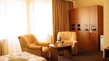 In-room safe, iron/ironing board, free WiFi, bed sheets