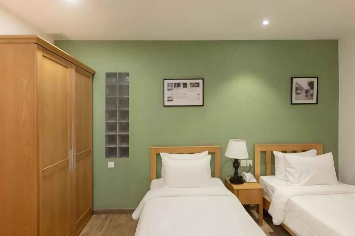 Minibar, in-room safe, free WiFi, wheelchair access