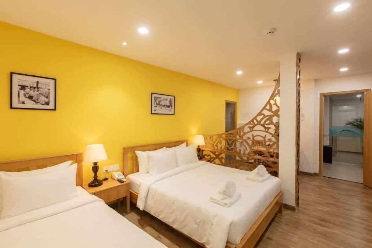 Minibar, in-room safe, free WiFi, wheelchair access