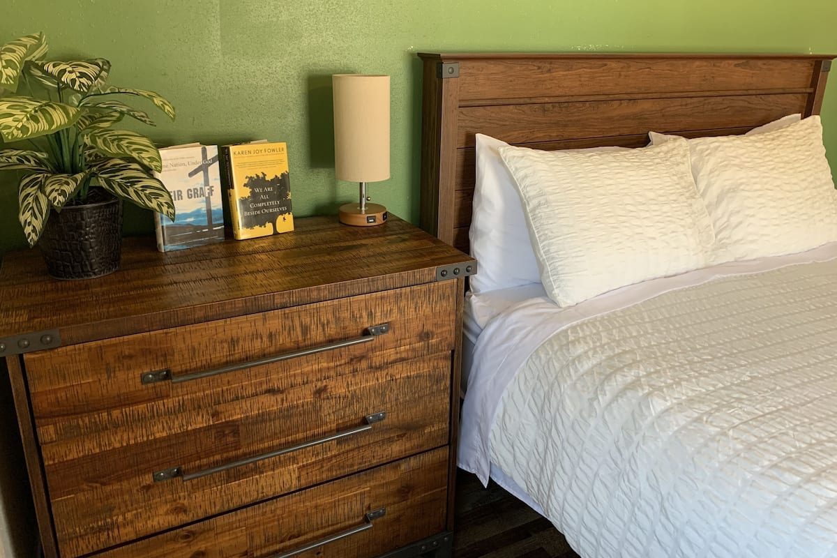 Apartment (A) | 2 bedrooms, pillowtop beds, individually decorated