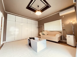 1 habitación, sistema de insonorización, wifi gratis y ropa de cama