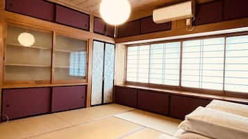 1 habitación, sistema de insonorización, wifi gratis y ropa de cama