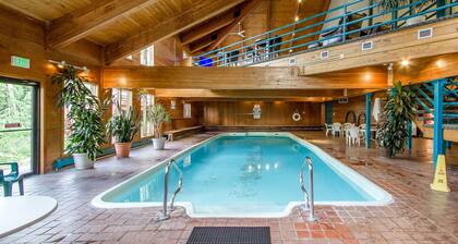 Viihtyisä loma näköalalla vuorille, uima-allas, sauna, poreallas ja virkistyskeskus