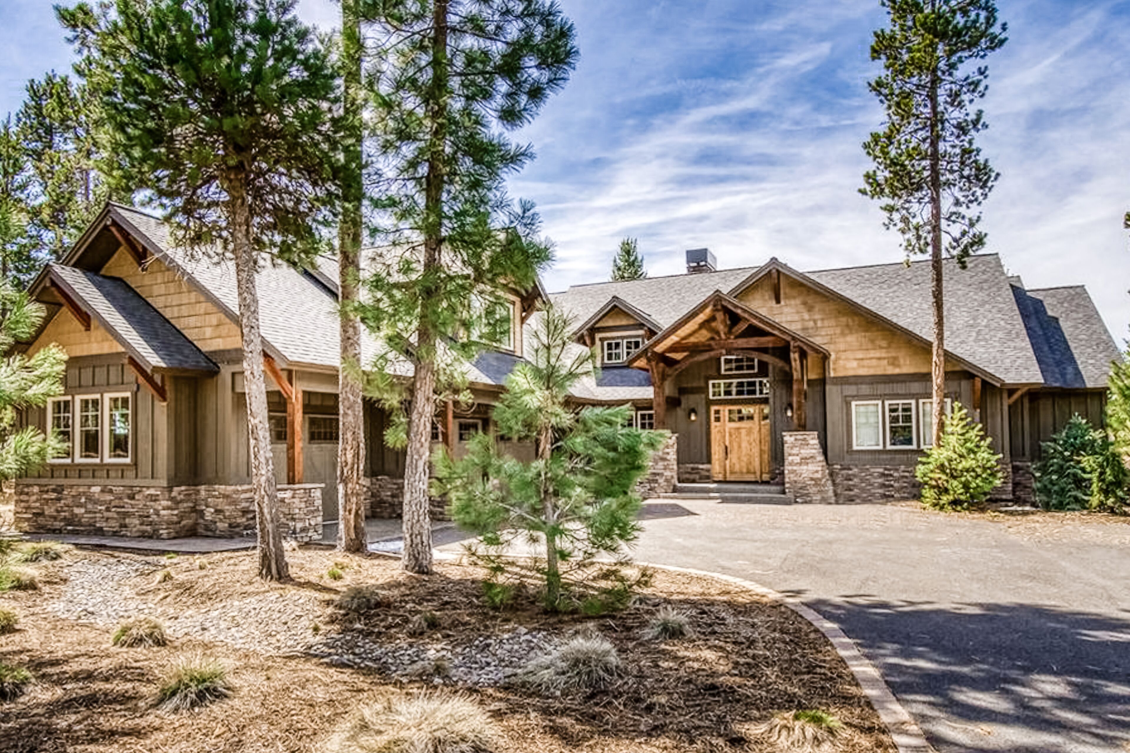 Caldera Springs home near Sunriver, with firepit - access to quarry pool/tennis courts only