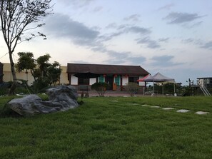 Exterior detail - Totally Habitat Homestay (Wujie)