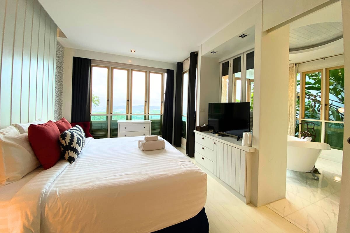 Vintage Room | Minibar, in-room safe, desk, free WiFi