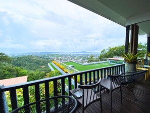 Honeymoon Jacuzzi | View from room - Phuket View Coffee and Resort (Chalong)
