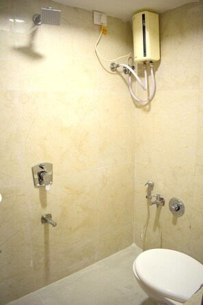 Deluxe Room | Bathroom - Hotel Palak Palace (Ahmedabad)