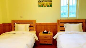 Minibar, escritorio, wifi gratis y ropa de cama