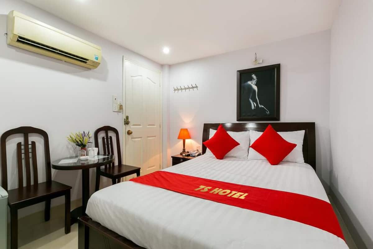 Basic Double Room | Egyptian cotton sheets, premium bedding, down comforters
