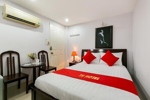 Basic Double Room | Egyptian cotton sheets, premium bedding, down duvets, memory-foam beds - Hai Yen hotel (Ho Chi Minh City)