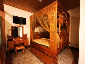 Desk, blackout curtains, iron/ironing board, free WiFi