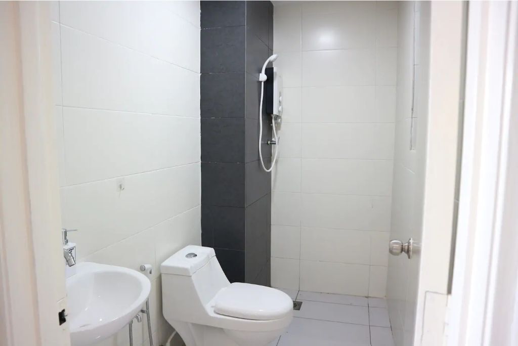 Prestige Sky 6 (A2-11) | Free WiFi